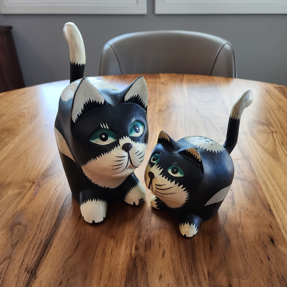 Pair of Vtg Pier1 painted wooden cat figurines-primitive folk art -Wimsical